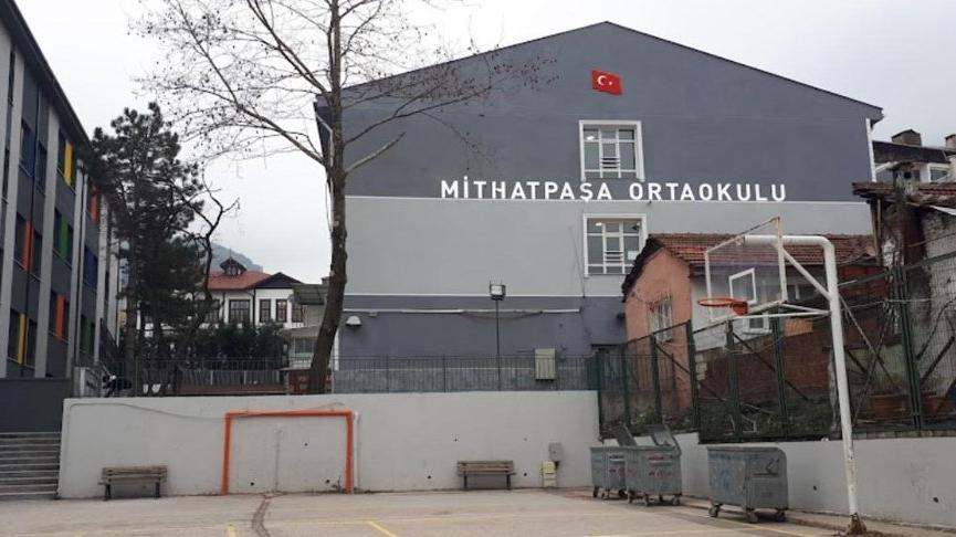 Ortaokul müdürünün haremlik-selamlık uygulaması tepki çekti