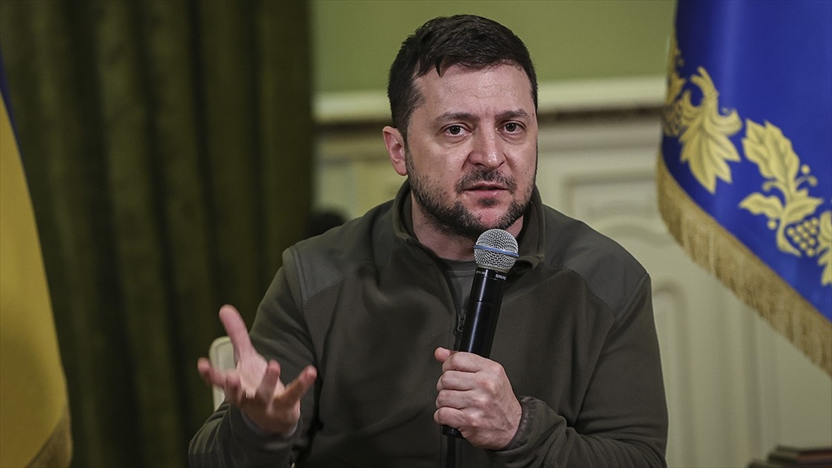 Ukrayna Devlet Başkanı Zelenskiy, NATO'dan Vazgeçmeye Hazır Olduğunu Açıkladı