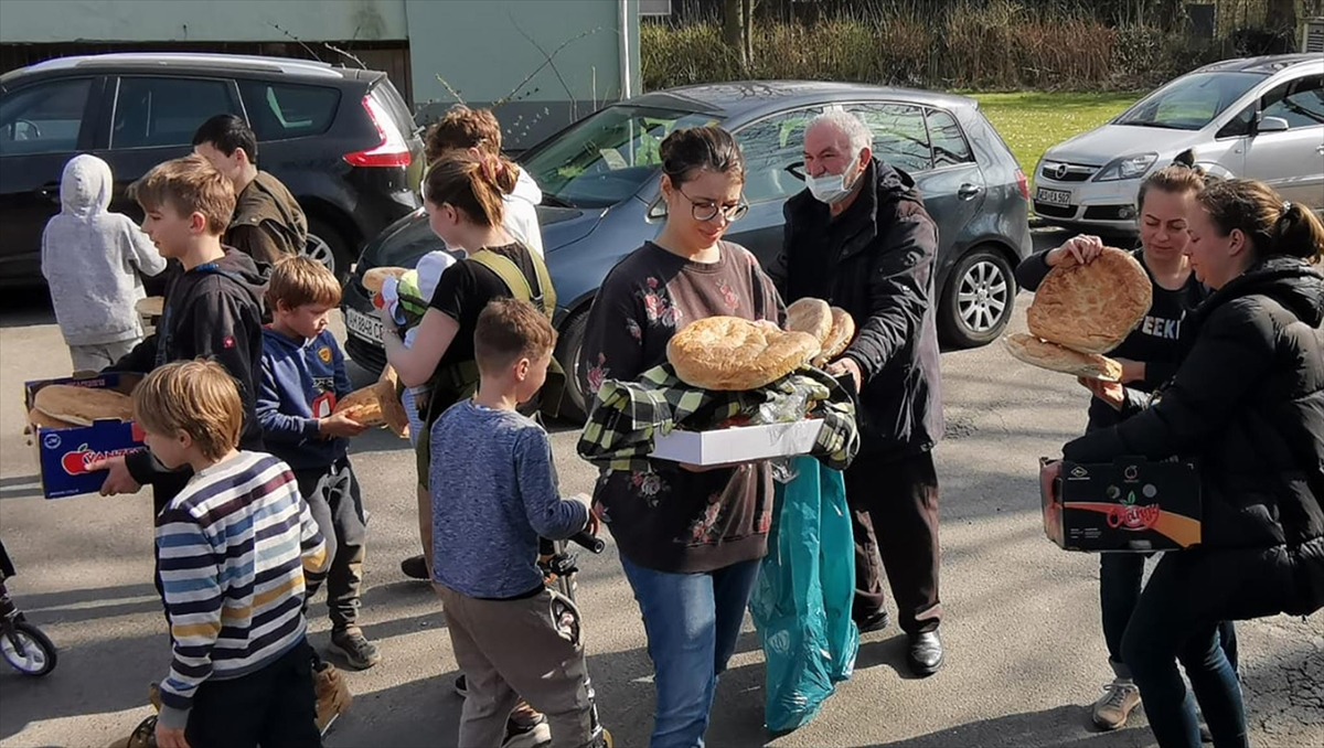 Ukrayna'daki Savaştan Kaçarak Almanya'ya Gelenlere Türkler Sahip Çıktı
