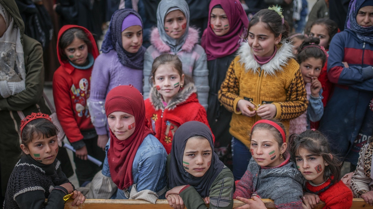 Suriyeli Öğrenciler, Savaşla Geçen 11 Yılı Ve Gelecek Umutlarını Resmetti