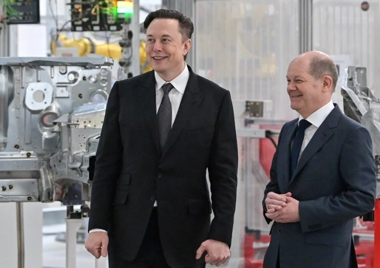 Elon Musk, Tesla'nın Almanya fabrikasını açtı