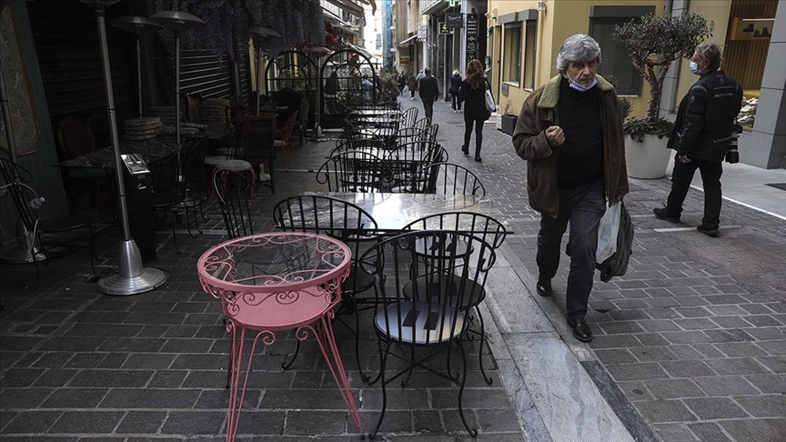 Yunanistan'da Covid-19 tedbirleri gevşetiliyor