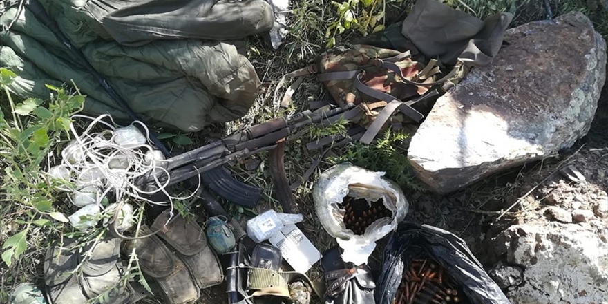 'Pençe Harekatı'nda Çok Sayıda Silah Ve Patlayıcı Ele Geçirildi