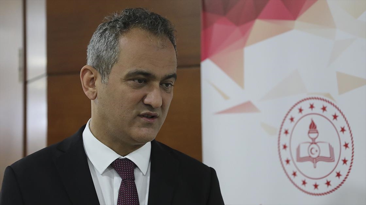 Meb İşitme Engelli Öğrenciler İçin Dijital Eğitim Platformu Kurdu