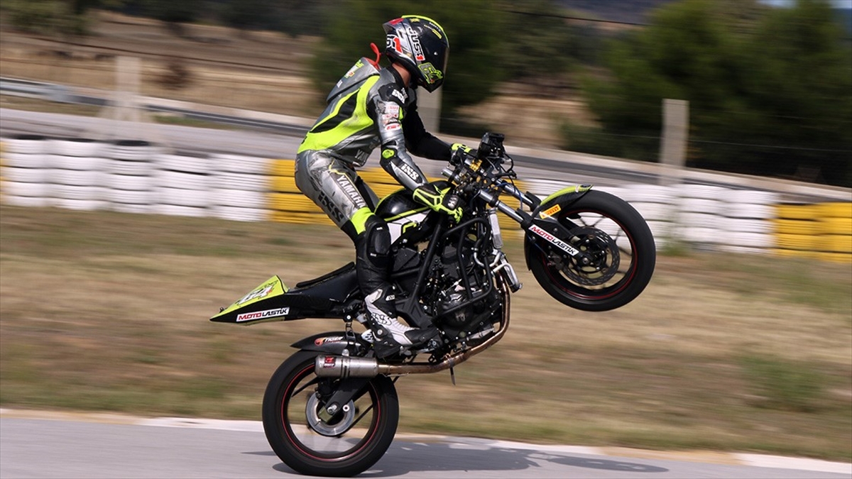 Milli Motosikletçi Asrın Rodi Pak, Dünya Dayanıklılık Şampiyonası'nda Yarışacak