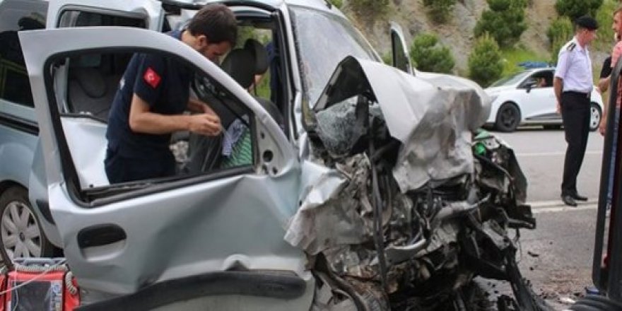 Bayram Tatilinin İkinci Gününde Trafik Kazaları Can Aldı