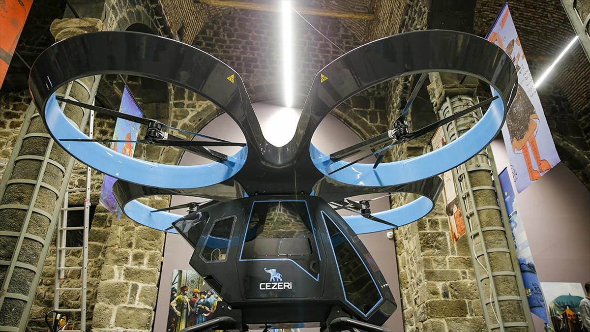 Türkiye'nin İlk Uçan Arabası 'Cezeri' Yarın Diyarbakır'da Sergilenecek