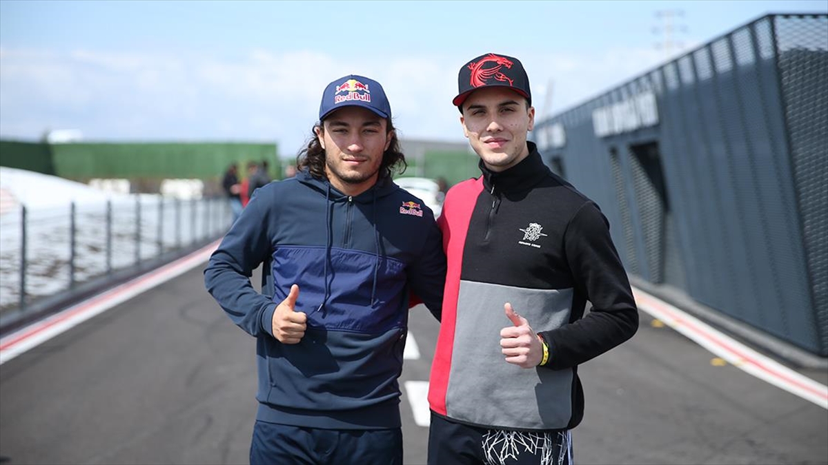 Milli Motosikletçiler Öncü Ve Sofuoğlu Dünya Supersport 600'de Yarışacak