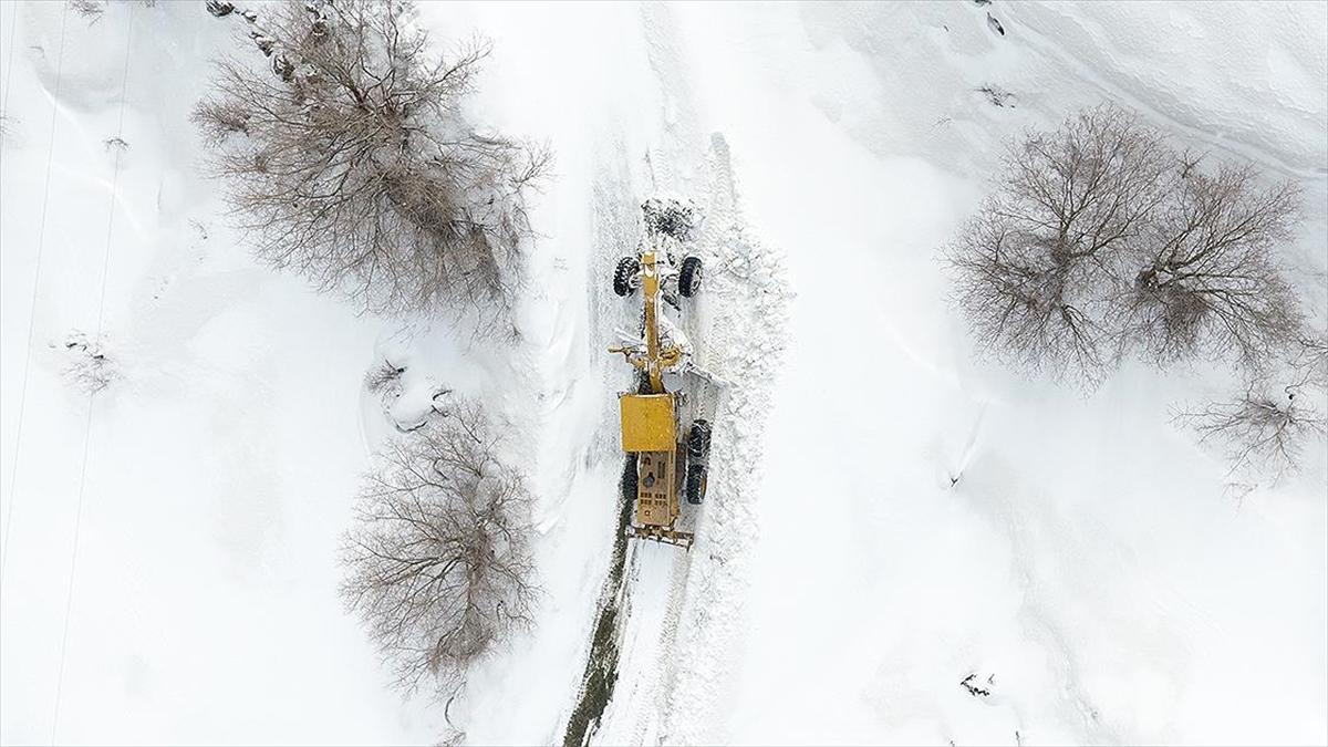 Erzurum'da 'kar Panterleri' 7 Aydır Yolları Açık Tutmaya Çalışıyor