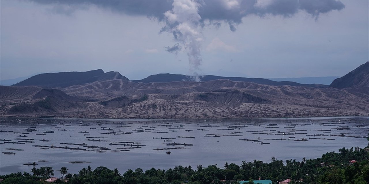 Filipinler’de Taal Yanardağı’ndaki Hareketlilik Nedeniyle Yüzlerce Kişi Tahliye Edildi