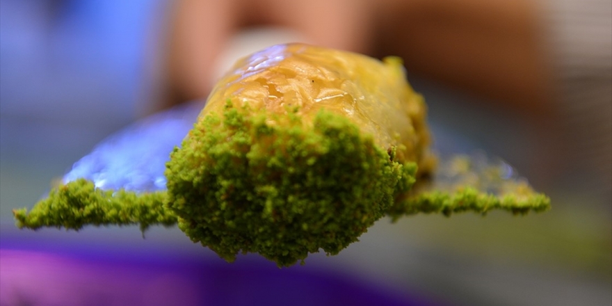 'Kalp Ve Tansiyon Hastaları Şerbetli Hamur Tatlılarından Uzak Durmalı'