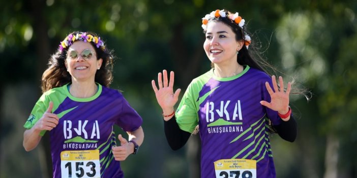 Adana'da Portakal Çiçeği Karnaval Koşusu Yapıldı