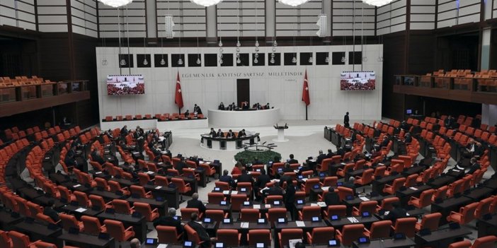 Meclis'e gelen torba yasa tartışma yarattı! Gazetecilere hapis, vergi kaçakçılarına af geliyor!