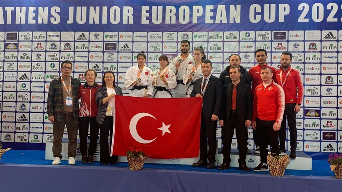 Genç Milli Judocular, Avrupa Kupası'nda Biri Altın Dört Madalya Kazandı