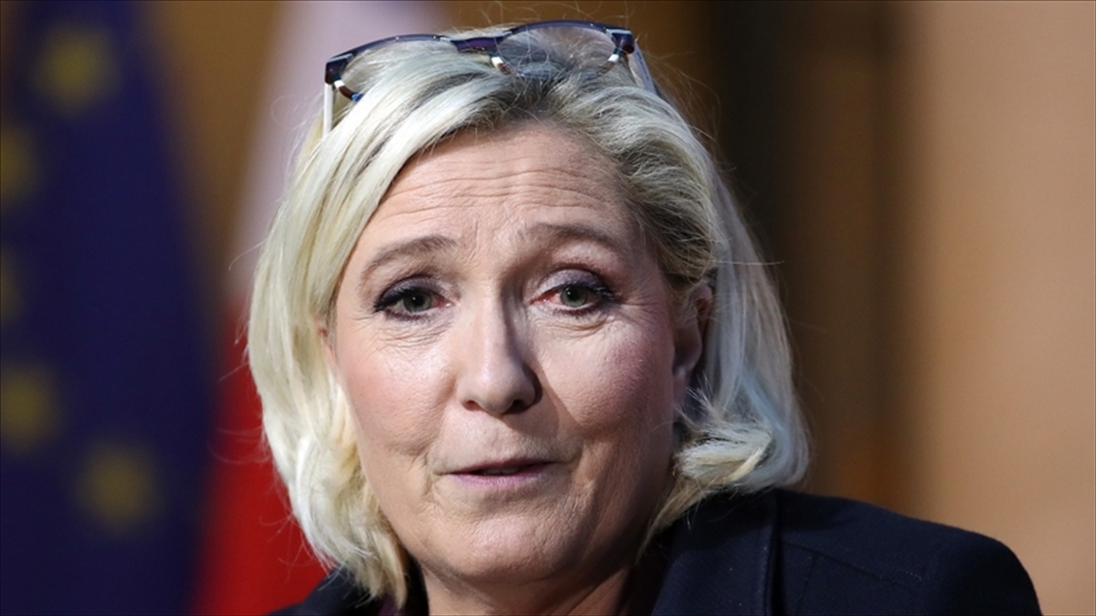 Fransız Aşırı Sağcı Le Pen'e Guadeloupe'ta Tepki Gösterildi