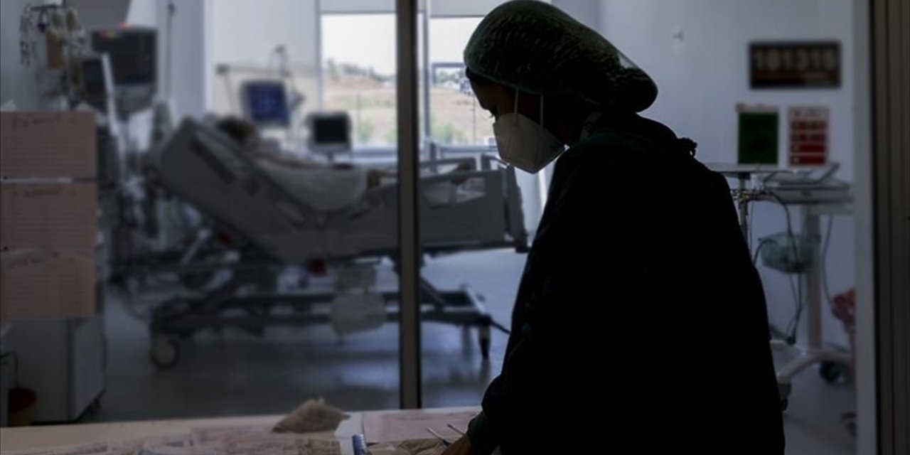 Türkiye'de 14 Bin 364 Kişinin Kovid-19 Testi Pozitif Çıktı, 61 Kişi Hayatını Kaybetti