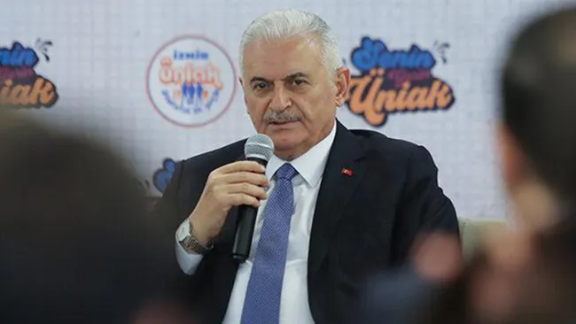 Öğrenciden Binali Yıldırım'a "Korkuyor musunuz?" sorusu