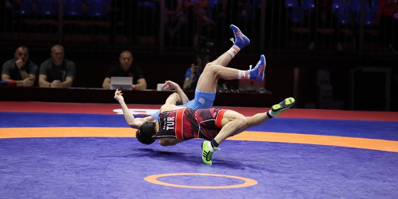 Milli Güreşçilerden Avrupa Şampiyonası'nda 2 Madalya