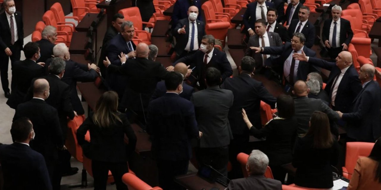 Meclis'te Seçim Kanunu gerginliği