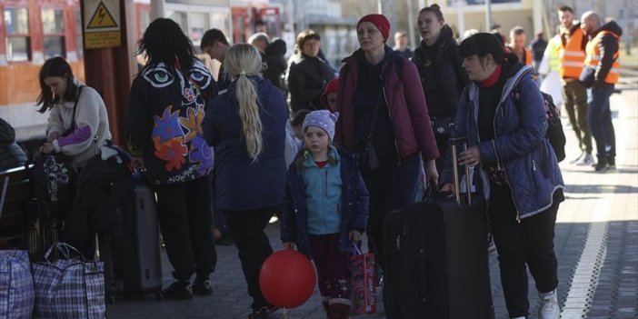 Bm: Ukrayna'dan Komşu Ülkelere Geçen Mülteci Sayısı 4 Milyona Ulaştı
