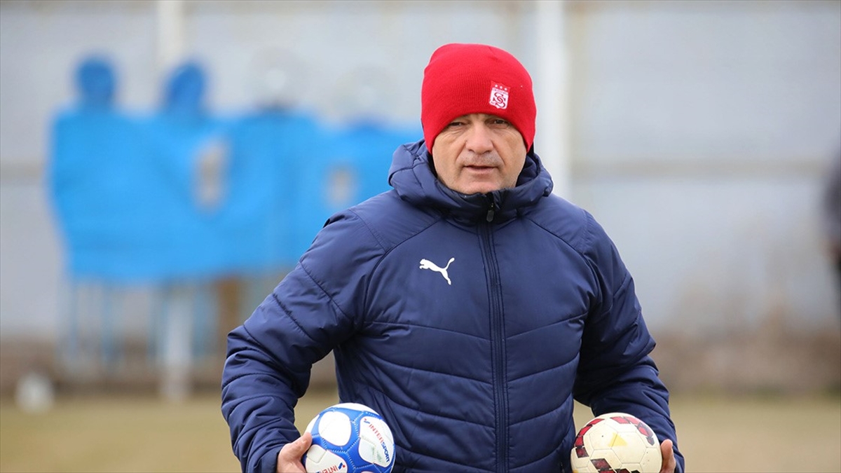 Rıza Çalımbay'dan Burak Yılmaz'a Destek