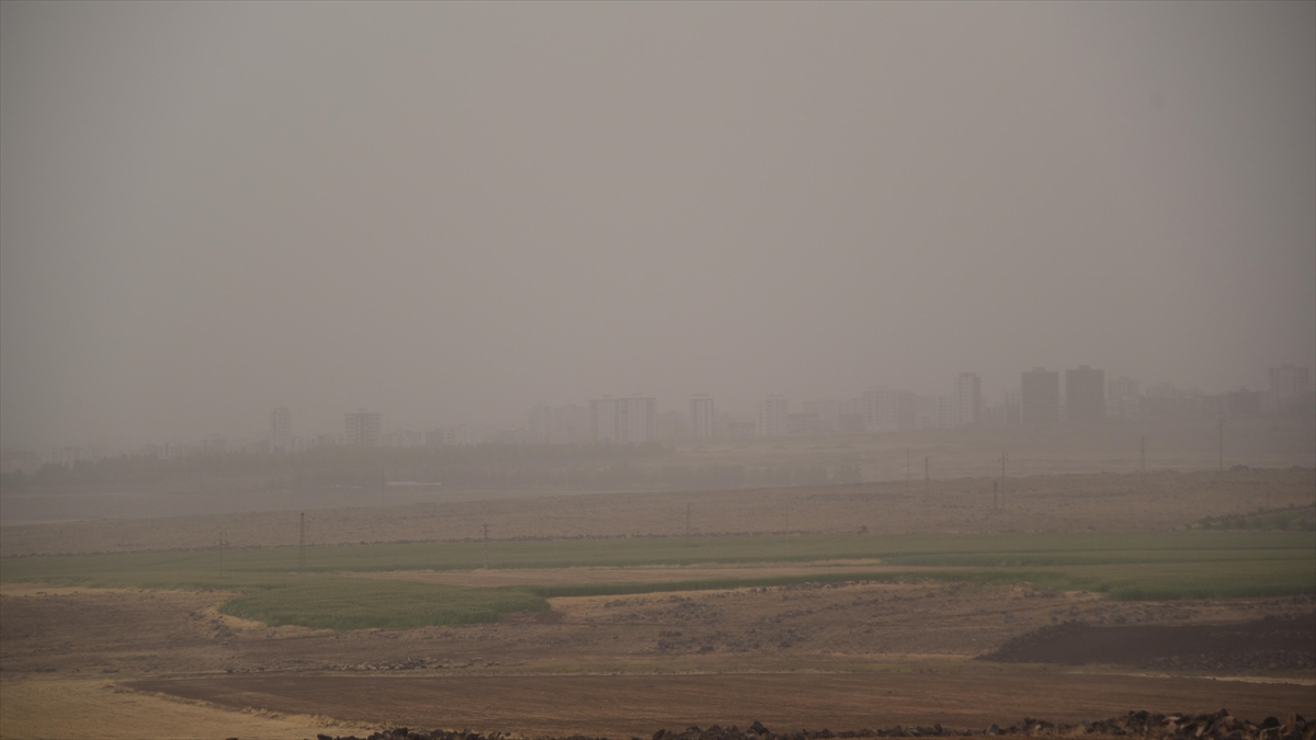 Meteorolojiden Bazı Bölgelerde Kuvvetli Rüzgar, Fırtına Ve Toz Taşınımı Uyarısı