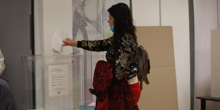 Sırbistan'da Cumhurbaşkanı Seçiminde 8 Aday Yarışıyor