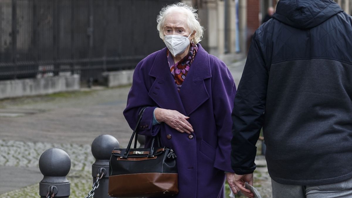 Almanya'da Kovid-19'dan Ölenlerin Sayısı 130 Bini Geçti