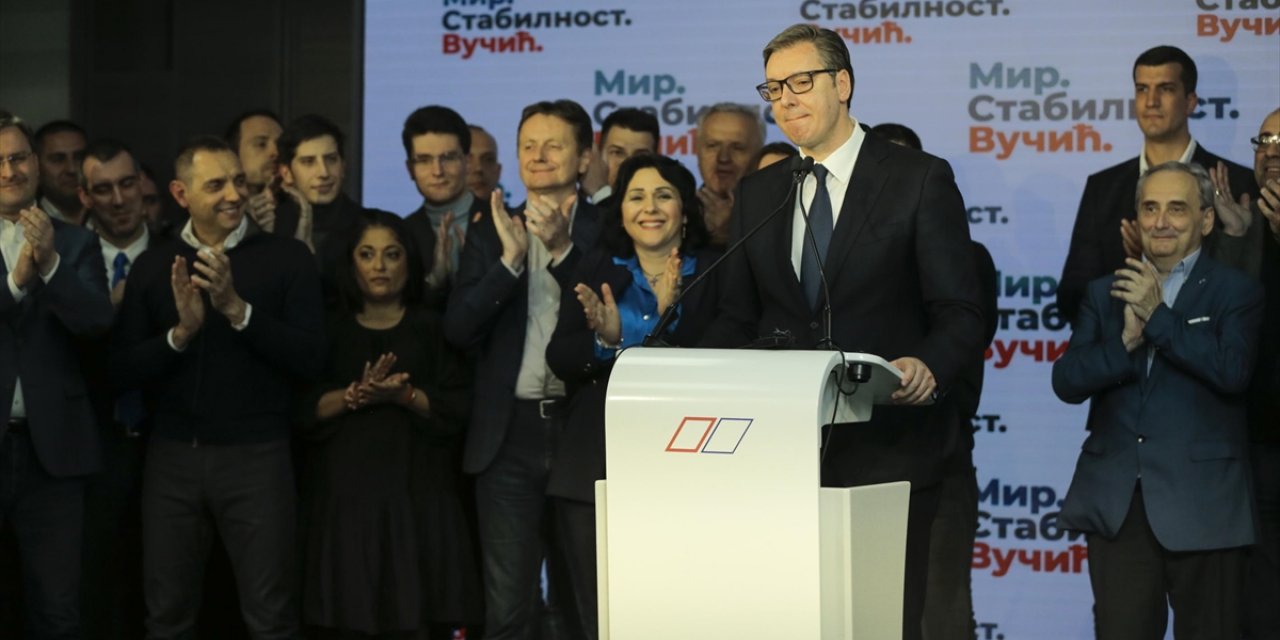 Sırbistan Cumhurbaşkanı Aleksandar Vucic, Cumhurbaşkanlığı Seçimini Kazandığını Duyurdu