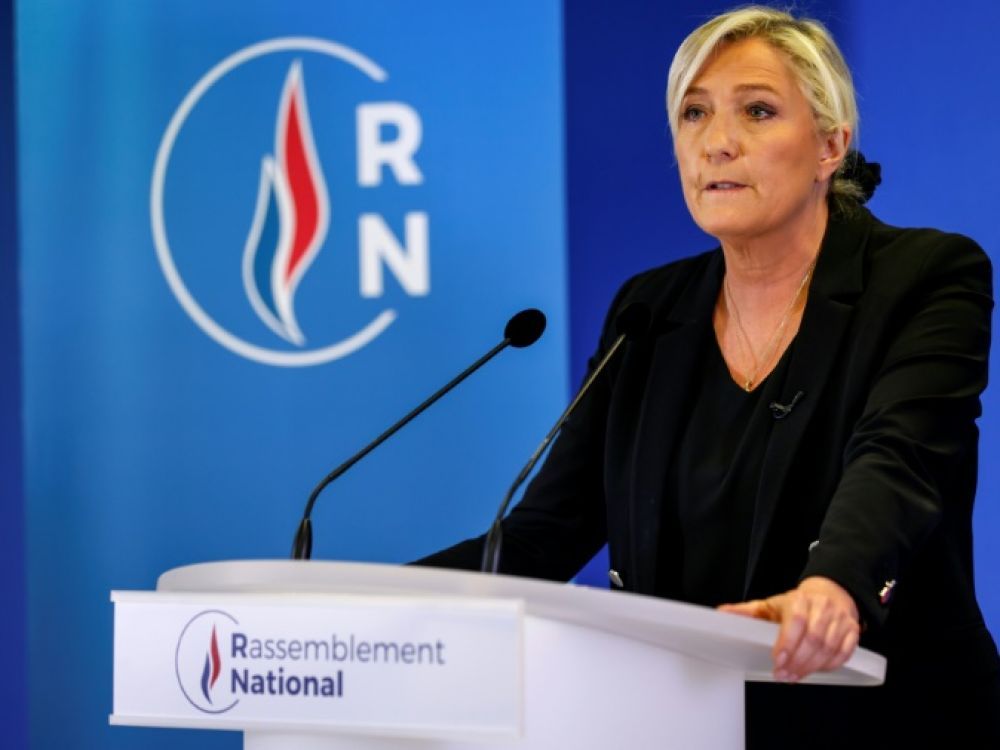 Fransız Le Pen yine nefret kustu: Seçilirse başörtüsünü yasaklayacak