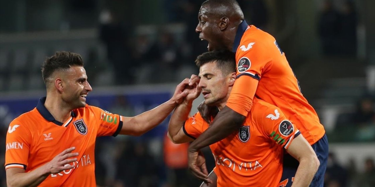 Medipol Başakşehir Sahasında Kazandı