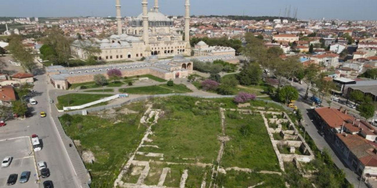 Selimiye Meydanı Yenilenen Yüzüyle Ramazan Bayramı'nda Açılacak