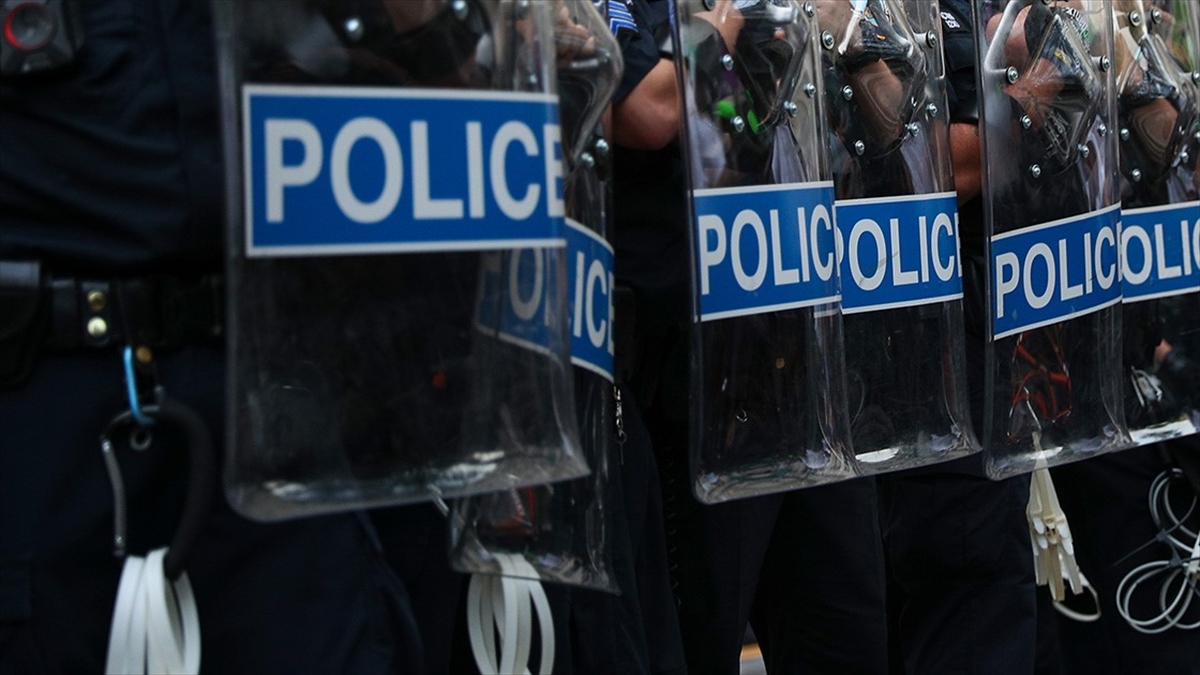 ABD'de Siyahi Genci Ev Baskınında Öldüren Polislere Dava Açılmayacak