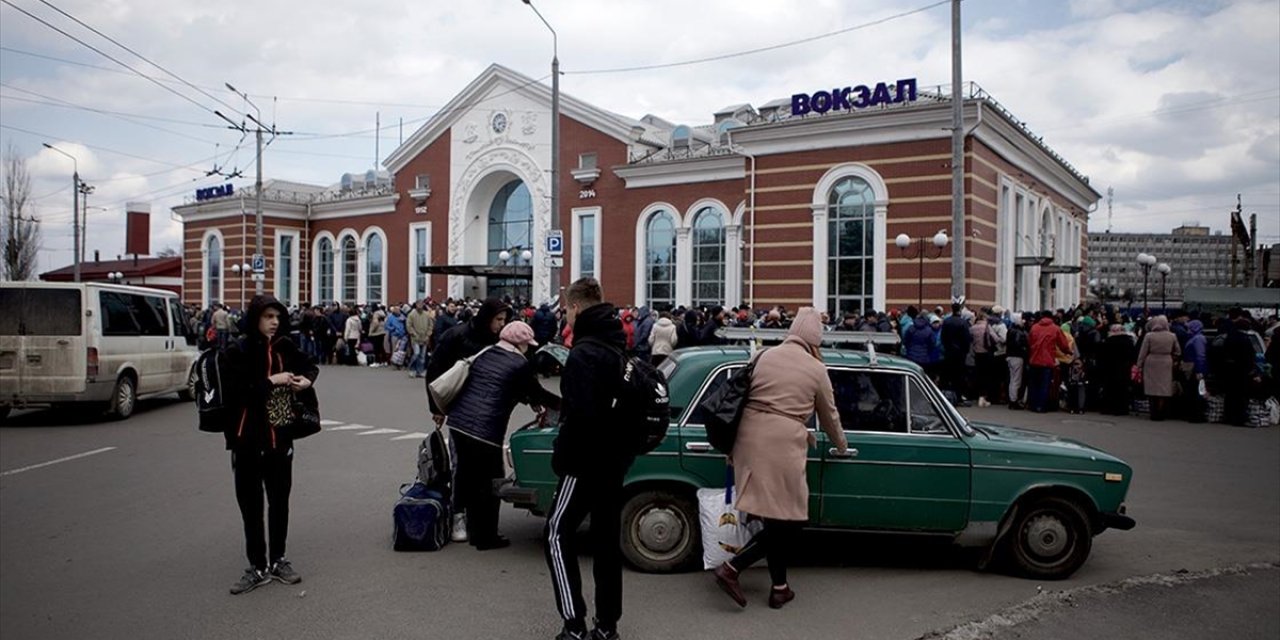 Ukrayna’da Gün İçinde Yaklaşık 5 Bin Sivil, Güvenli Bölgelere Çıkarıldı