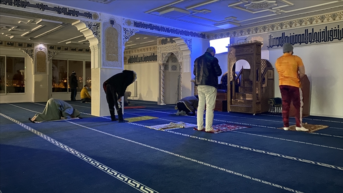 Fransa’da İki Cami, Cemaati Ağırlamaya Elverişli Olmadığı İleri Sürülerek Kapatıldı