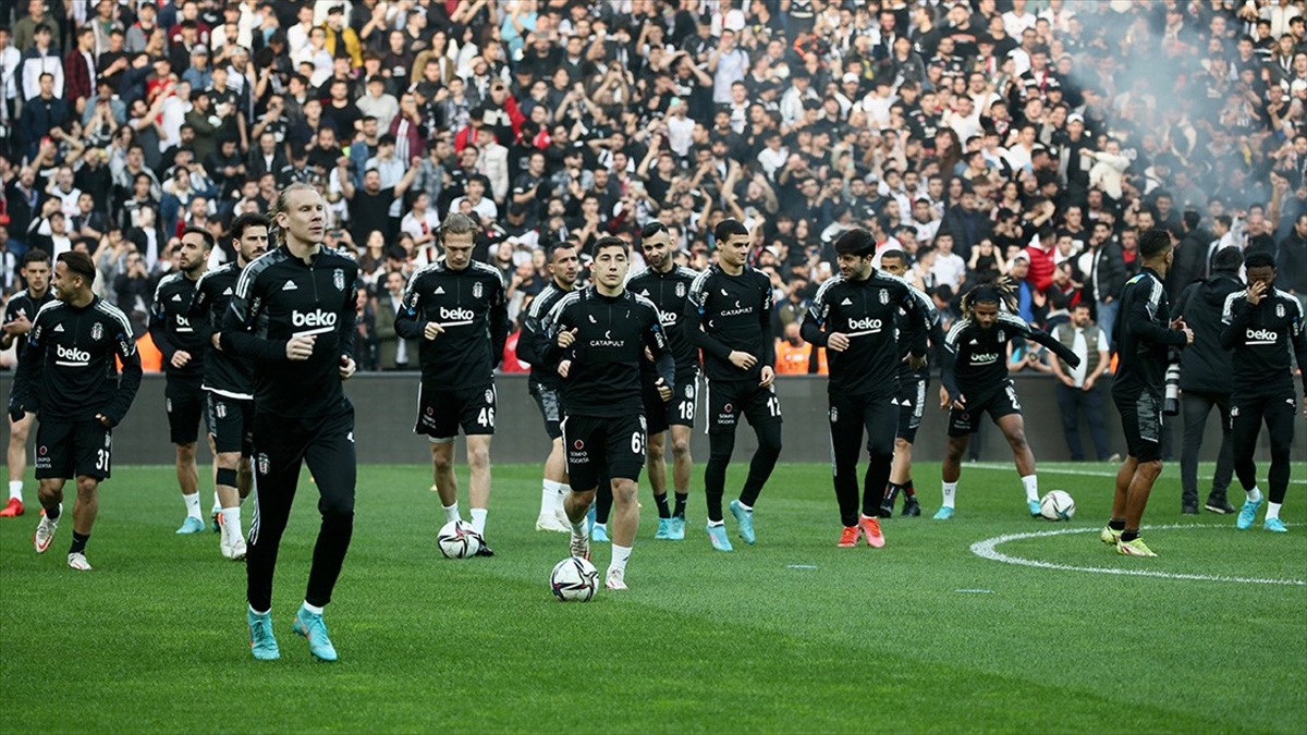 Beşiktaş'ın Aytemiz Alanyaspor Maçının Kamp Kadrosu Belli Oldu