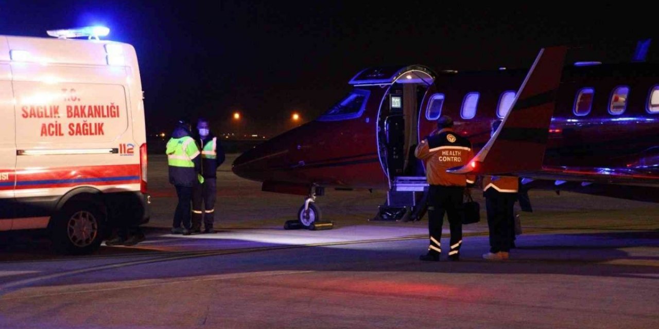 Hollanda'da tedavi edilemeyen 2 aylık bebek Türkiye'ye getirildi