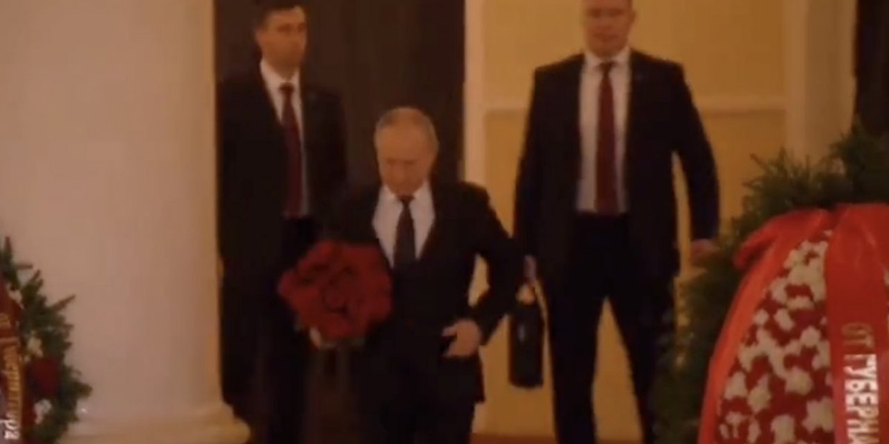 Putin Jirinovski'nin cenazesine nükleer çantayla gitti
