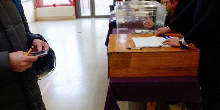 Fransa'da Cumhurbaşkanı Seçimi Yapılıyor