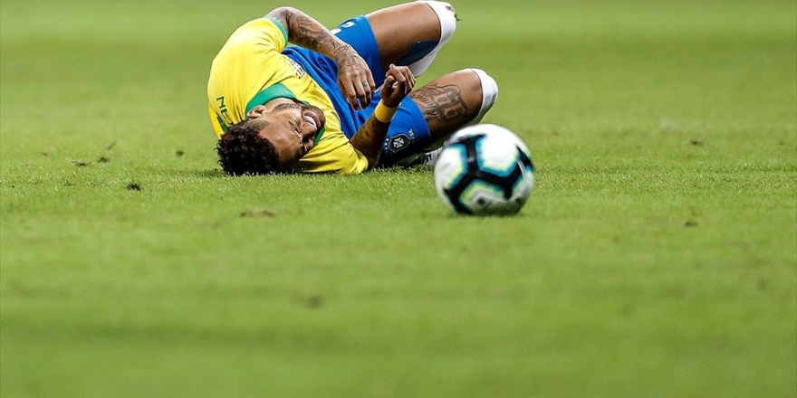 Neymar'ın Ayağında Kırık Tespit Edildi