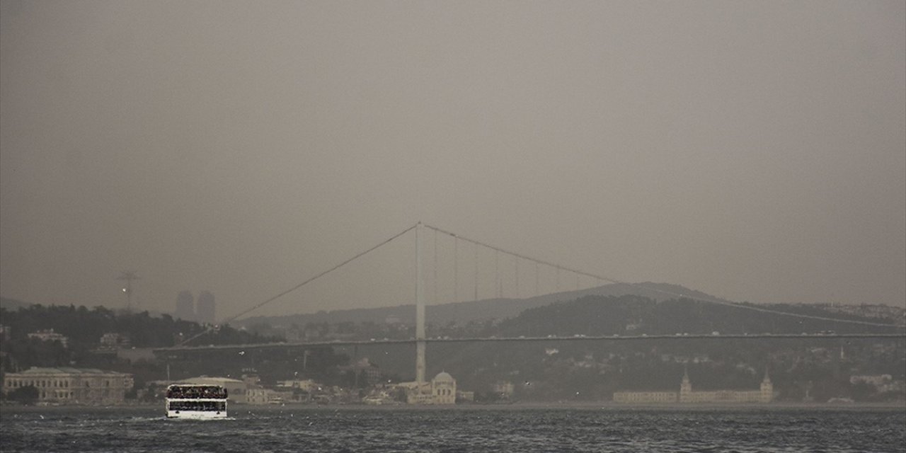 İstanbul Boğazı Gemi Trafiğine Kapatıldı