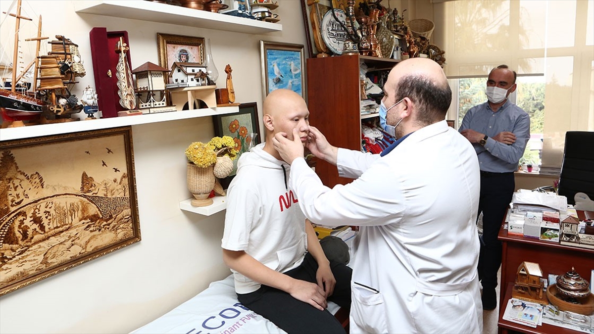 10 Milyonda 3 Kişide Görülen Hastalığa Yakalanan Kırgız Genç Türkiye'de Şifa Buldu