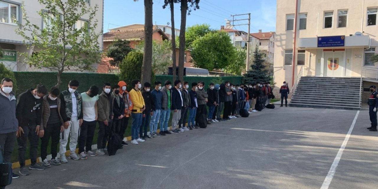 46 kaçak göçmen Kocaeli TEM’de yakalandı
