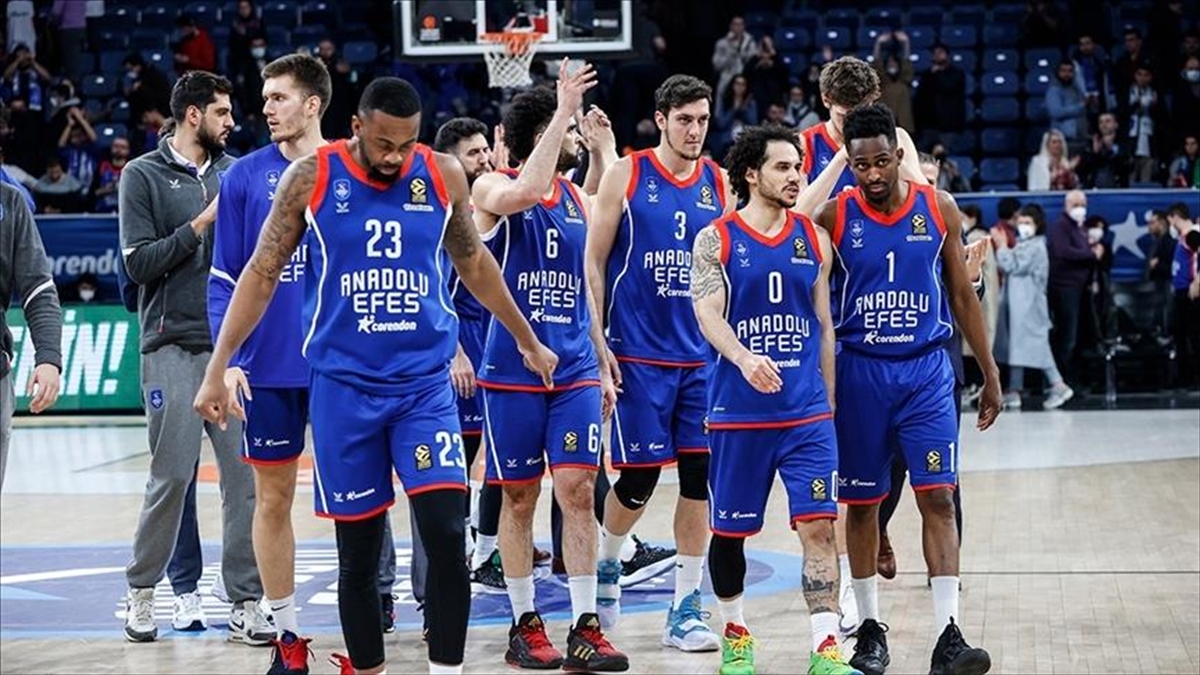 Anadolu Efes Üst Üste Üçüncü Kez Dörtlü Final'e Yükseldi