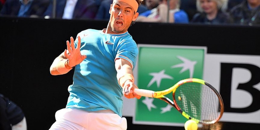 Nadal Federer'i 3 Sette Geçti