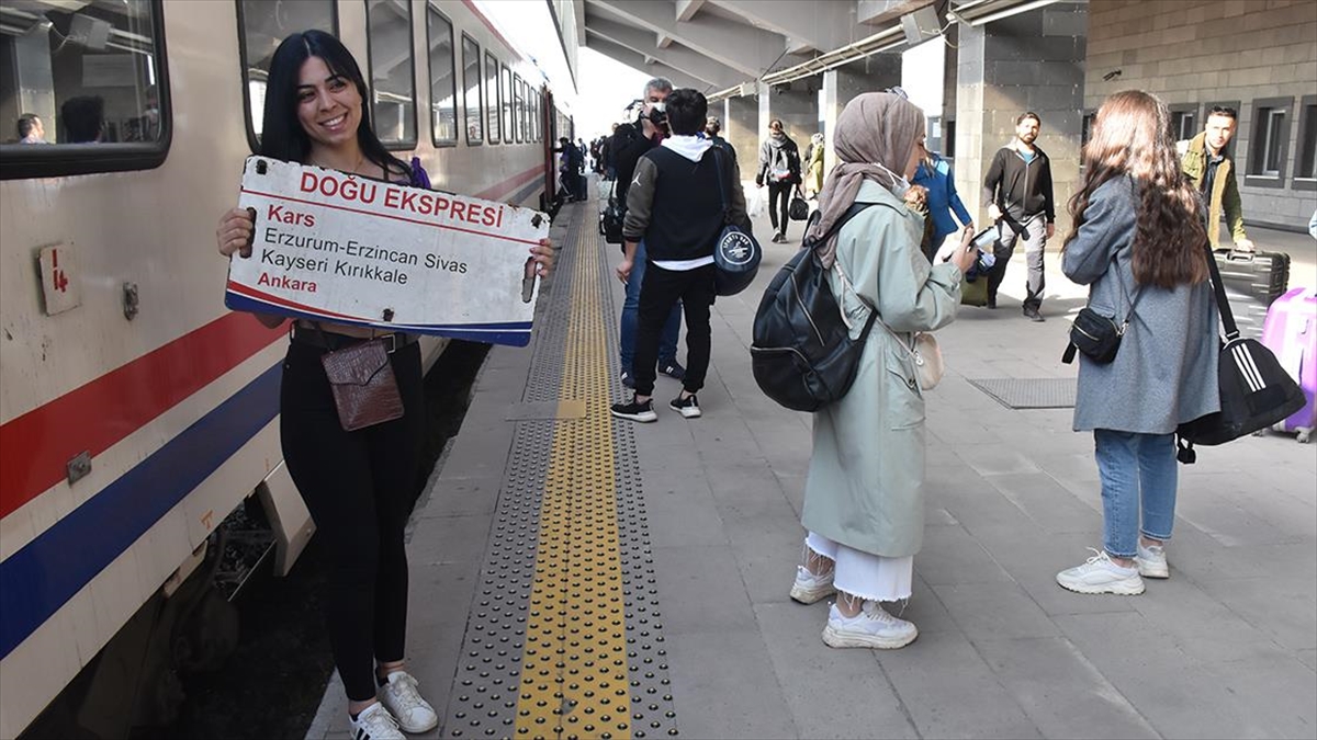 Uygun Bilet Fiyatları Nedeniyle Tatilcilerin Seyahat Tercihi Doğu Ekspresi Oldu