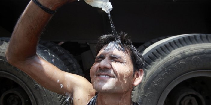 Sıcaklığın 46 Dereceye Çıktığı Hindistan'da Eğitim, Tarım Ve Enerji Kaynakları Zorda