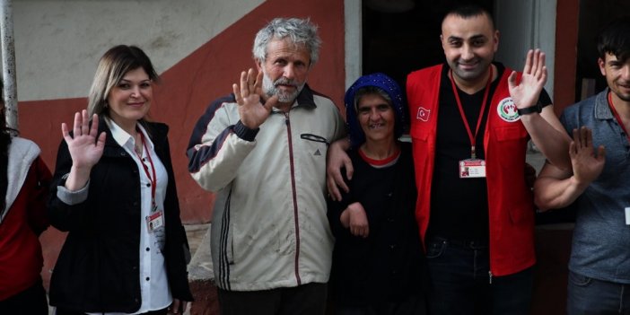 Engelli Çift, Hayırseverlerin Desteğiyle Bayramda Yeni Eşyalarına Kavuştu