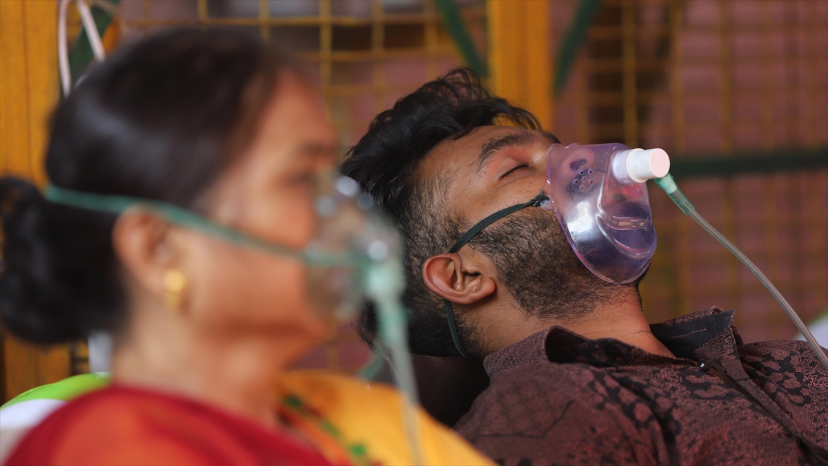 Ab İlaç Düzenleyicisi Yeni Varyantlara Karşı Uyardı