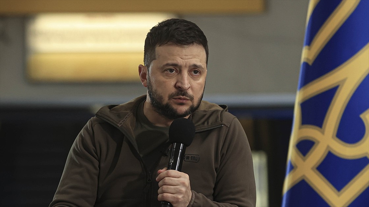 Zelenskiy, Almanya Başbakanı Scholz'u 9 Mayıs'ta Kiev'i Ziyaret Etmeye Çağırdı